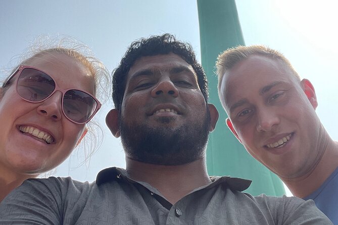 Colombo Tuk Tuk City Tour - Tea, crafts, and gemstones need a careful eye