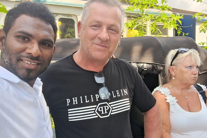 Colombo tuk tuk city tour -Entry Fees, and food Included - Independence Memorial Hall and Colombo Fort