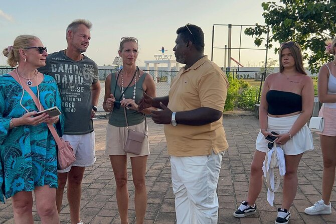 Colombo Tuk Tuk City Tour Flexible Morning or Evening Options - Pettah’s religious landmarks and the Lotus Tower