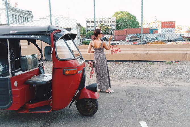 Colombo Tuk Tuk City Tour Hotel Pickup and Drop Service - Temples and Beira Lake: the most substantial cultural section