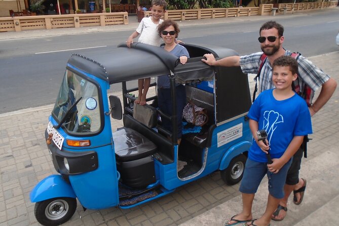 Colombo Tuk Tuk City Tour -Sightseeing Entry Fees & Food Included - Why a tuk tuk is the right Colombo introduction