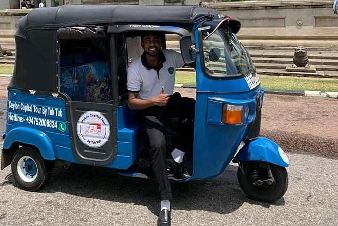Colombo Tuk Tuk City Tour -Sightseeing Entry Fees & Food Included - Pettah, Old Town Hall, and the Red Mosque