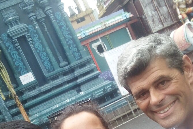 Colombo Tuk Tuk city tour with friendly Tuk driver(All inclusive) - Pettah’s Red Mosque and Colombo’s religious variety