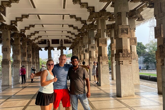 Colombo Tuk Tuk City Tour - Starting at Galle Face and the Old Parliament