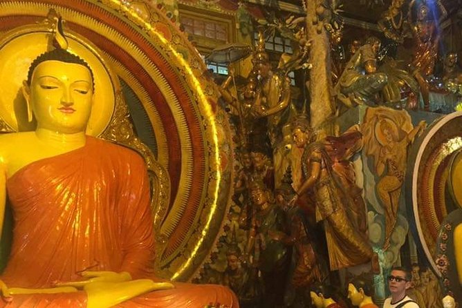 Colombo TUK TUK CITY Tours -Sightseeing Entry Fees - How the guides affect the experience