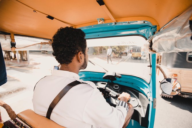Colombo Tuk Tuk Safari - Gangaramaya Temple: A Busy First Stop