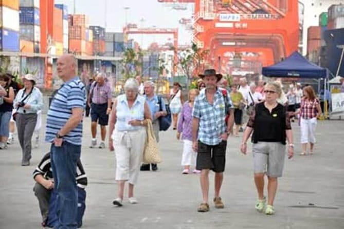 Colombo Walking Tour With Mark Forbs - Finishing with drinks at the Dutch Hospital