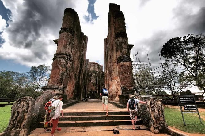 Day Excursion To Ancient City Polonnaruwa - Gal Vihara and the stone Buddhas