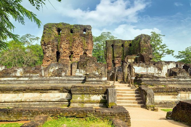 Day Tour from Dambulla to Sigiriya or Pidurangala & Polonnaruwa - Polonnaruwa: a broad ancient city with room to explore