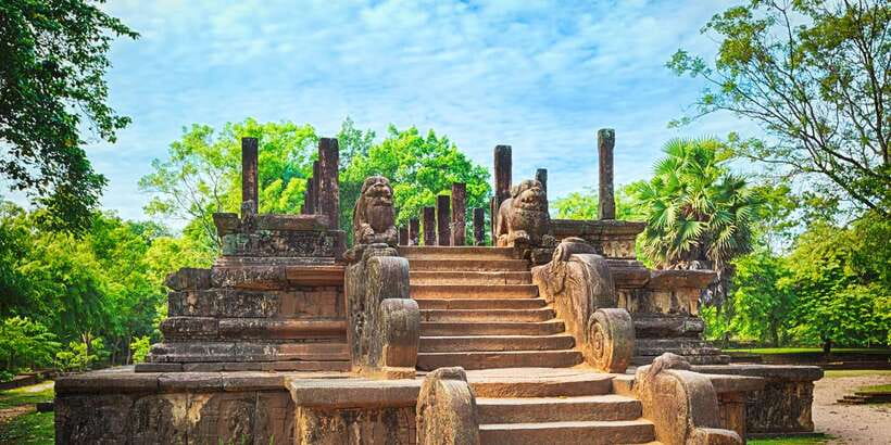 Day Trip to the Ancient Capital of Polonnaruwa From Colombo - Thuparama, Demala Maha Seya, and Hindu influence