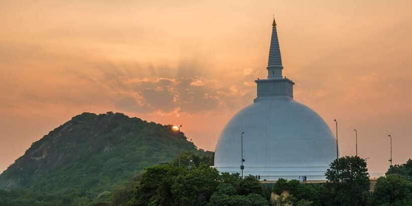 Day trip to UNESCO city Anuradhapura from Colombo - Temple manners, clothing, and walking needs