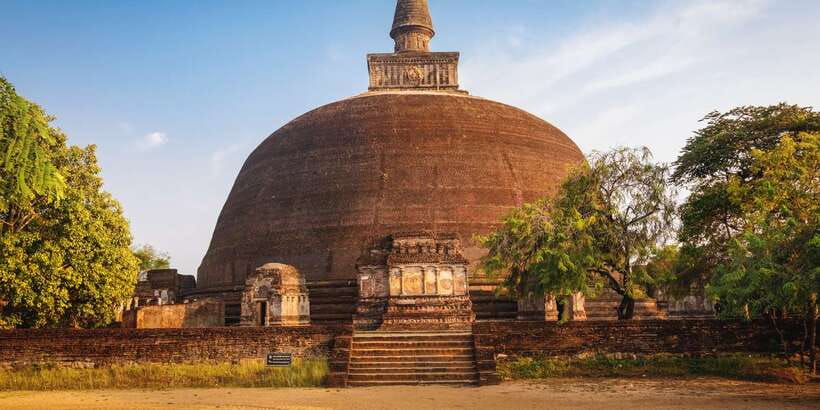 Day trip to UNESCO city Anuradhapura from Colombo - The Colombo pickup and the long road north