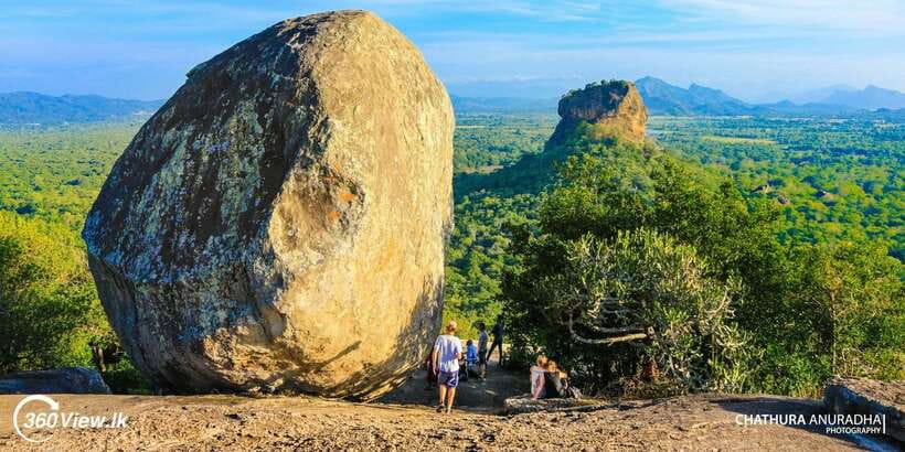 Day Trips from Kandy to Sigiriya with Village Experiences - Comfort, clothing, and the return to Kandy