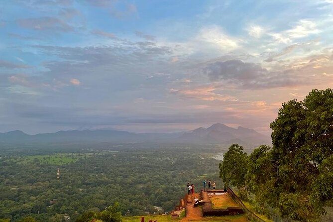 Day Trips from Kandy to Sigiriya with Village Experiences - Is the Kandy to Sigiriya day trip worth booking?