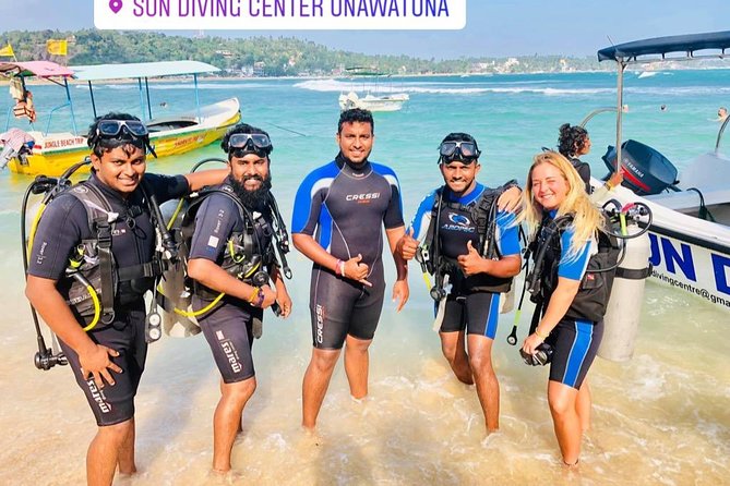 Discover SCUBA Diving in Beautiful Unawatuna Bay - The 10-minute boat ride to Rock Island