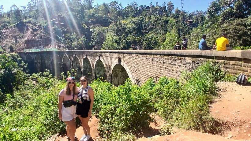 Ella: 9 Arches Bridge, Little Adam's Peak, Tea Factory - Reaching Little Adam’s Peak in 30 to 45 minutes