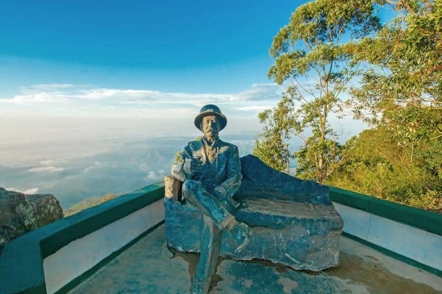 ELLA Lipton Seat Tea Test & Pluck 9Arch, Waterfalls, & Lunch - Choosing between Ella Rock and Little Adam’s Peak