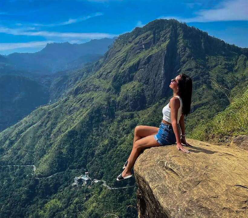 Ella: Little Adam's Peak, 9 Arch Bridge, Ravana Falls Tour - Ravana Falls: a quick stop beside the road