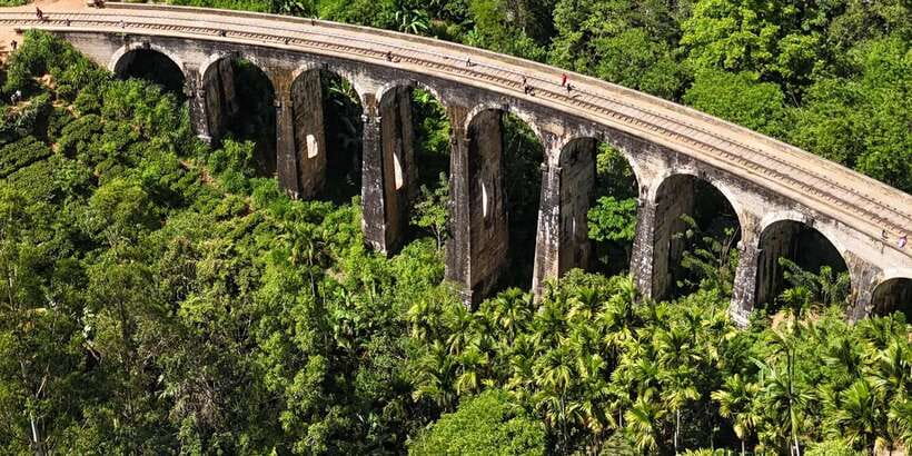 Ella: Little Adam's Peak, Nine Arches Bridge & Waterfalls - Pallewela Waterfall: the current substitute for Nil Diya Pokuna