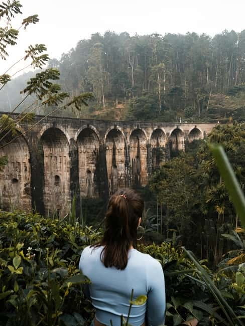 Ella: Nine Arch, Bambaragala Pathana & Kombukara Waterfall - Taking in Bambaragala Pathana’s 360-degree views