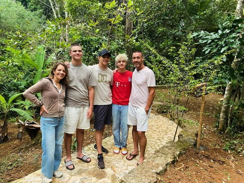 Ella: Nine Arch Spice Garden Tour with Traditional Lunch - The small-group advantage at eight people or fewer