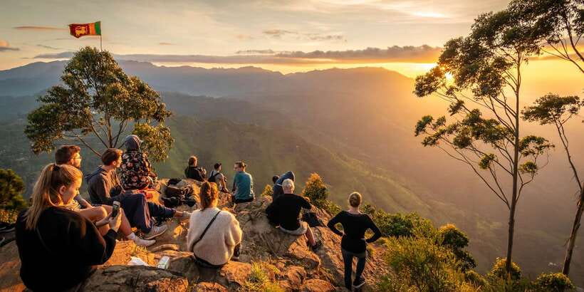Ella: Private Ella Rock Sunrise Hike - All Inclusive - The 4 a.m. pickup and tuk tuk ride
