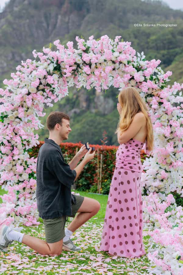 Ella Sri Lanka: Book Your Marriage Proposal Photoshoot - Nine Arches Bridge and the Train-Photo Advantage
