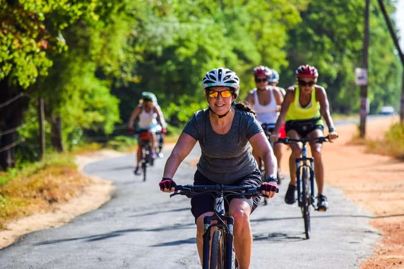 Ella, Sri Lanka Cycle Zone Bike Tour - Nine Arch Bridge: Ella’s essential railway view