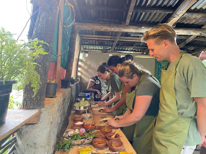 Ella Sri Lanka : Mom's Kitchen Cooking class - The two-hour rhythm from prep to shared meal