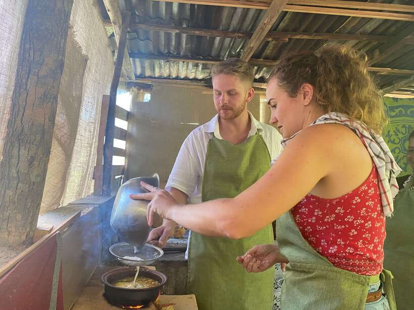Ella Sri Lanka : Mom's Kitchen Cooking class - The outdoor kitchen and Ella’s mountain setting