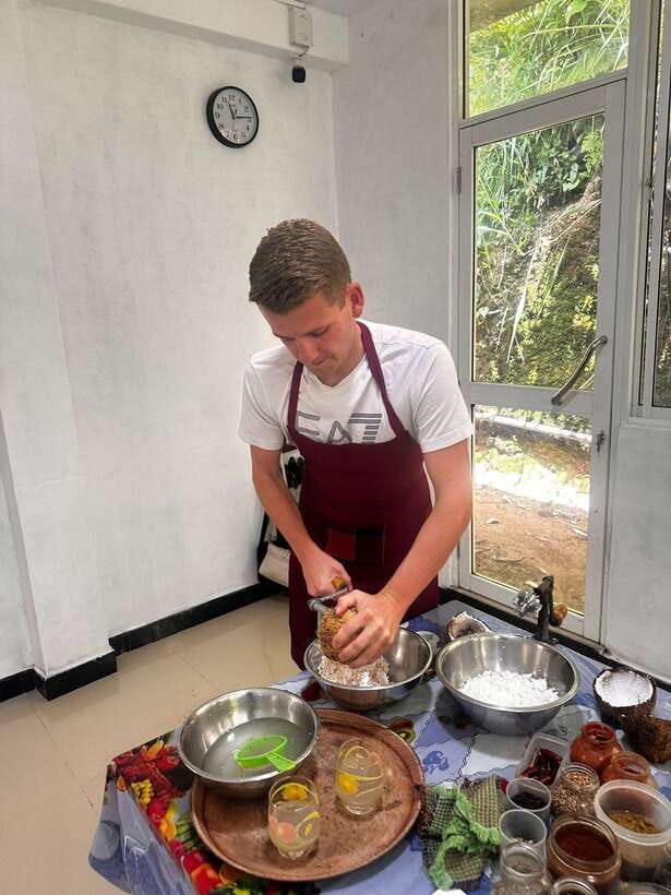 Ella: Sri Lankan Authentic Cooking expirience - The spice introduction: learning the logic behind curry