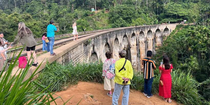 Ella: Tea Factory, Train, and Nine Arch Day Tour with Pickup - Why this Ella day trip makes sense