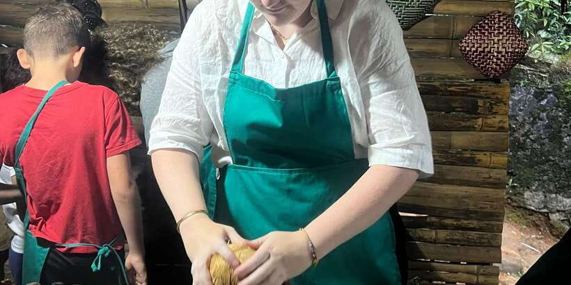 Ella: Traditional Sri Lankan Cooking Class - Learning the health uses of herbs and spices