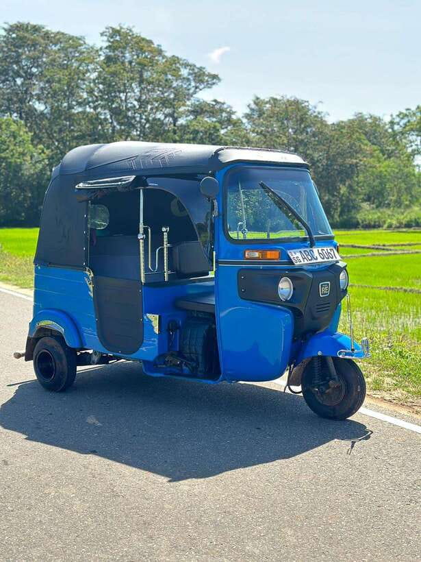 Ella: Tuk-Tuk Tour with Little Adam's Peak and Waterfalls - Why a Tuk-Tuk Works So Well in Ella