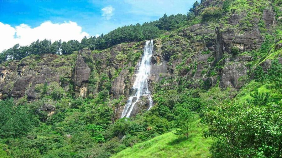Ella: Waterfall Hunter Guided Tour with Lunch - From Ella to Bambarakanda by early morning
