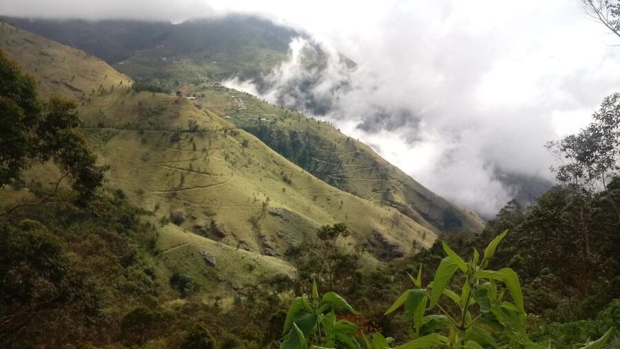 Ella: Waterfall hunting Hike to Bambarakanda and Lanka Falls - What the $60 price gives you