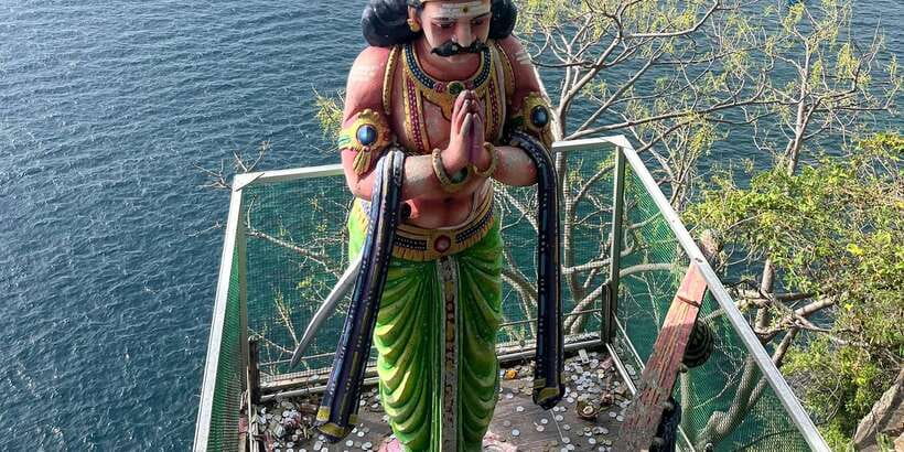 Explore beautiful trincomalee with a tour guide - Delon’s Guiding Style