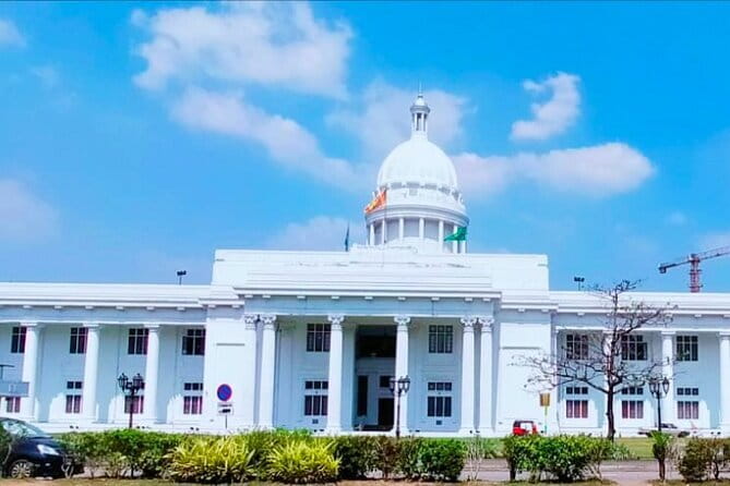 Explore Colombo City Highlights in a Private Tuk Tuk - Galle Face Green, the Old Parliament, and Port City