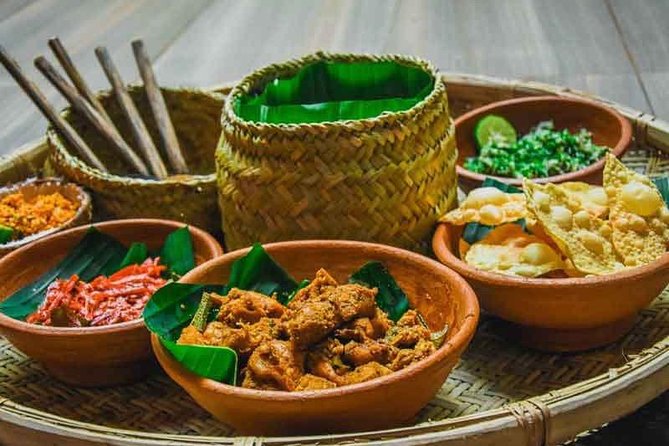 Explore Colombo City with Culinary Experience at Famous Restaurant - Dutch Hospital and Old Parliament: Colombo’s colonial frame