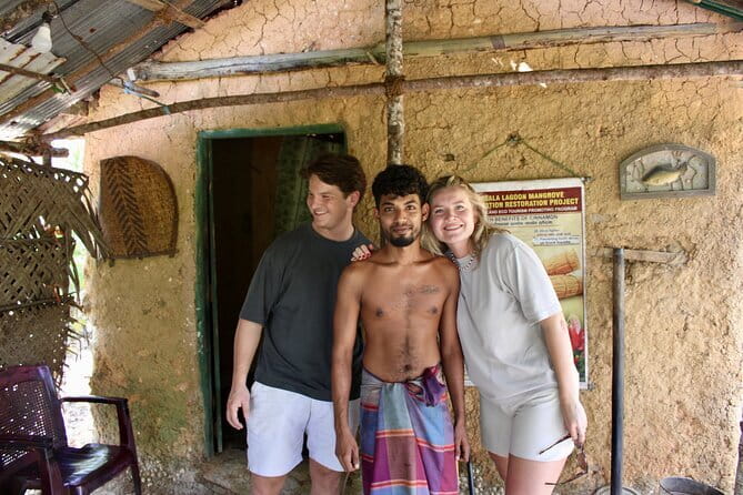 Explore Galle's Hidden Gems & Dine With Locals - Lunch with Prabhath’s family
