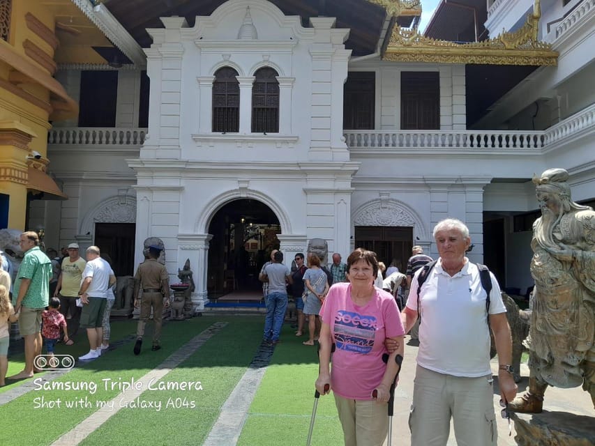 Explore The Colombo City by Private Tuk Tuk or Car - Colonial Colombo, Dutch Hospital, and Wolfendhal Church
