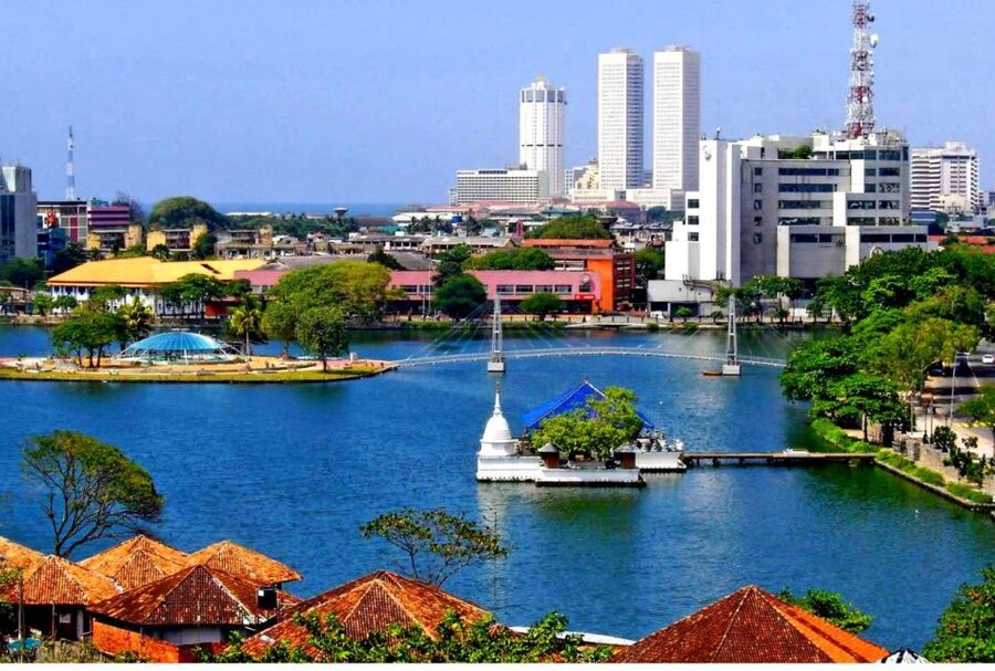 Form Negombo:Morning or Evening Colombo City Tour by Tuk-Tuk - The Public Library, conference hall, and war memorial route