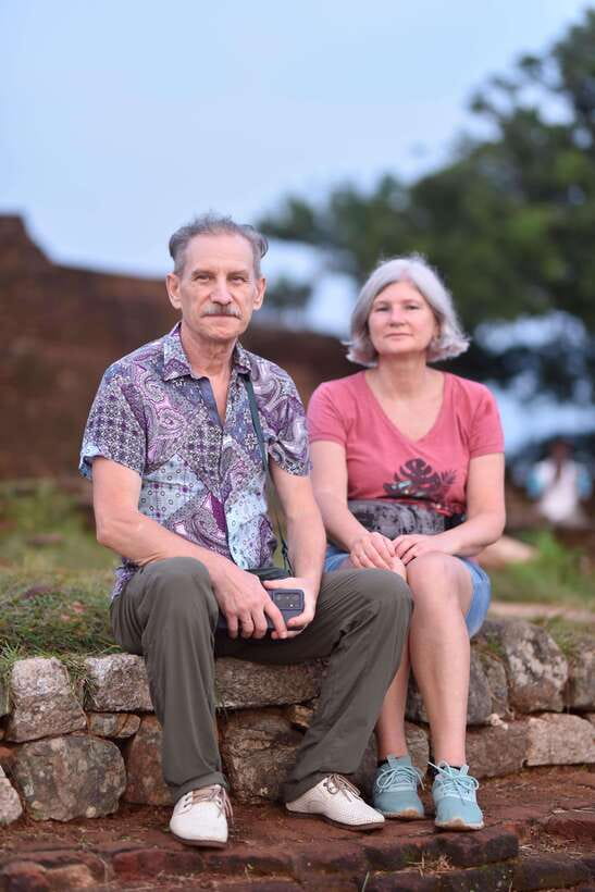 From Bentota: Sigiriya and Dambulla Day Trip and Safari - The stop in Sigiriya for food, crafts and local color