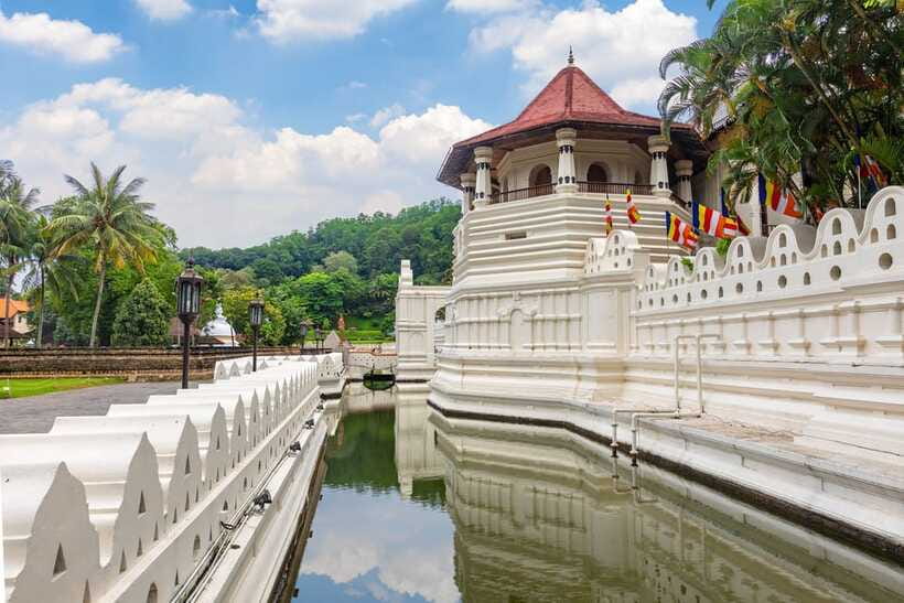 From Colombo: 2-Day All-Inclusive Kandy & Nuwara Eliya Tour - What the $295 price really buys you