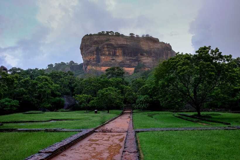 From Colombo: All Inclusive Sigiriya, Dambulla &Village Tour - Dambulla’s five painted caves