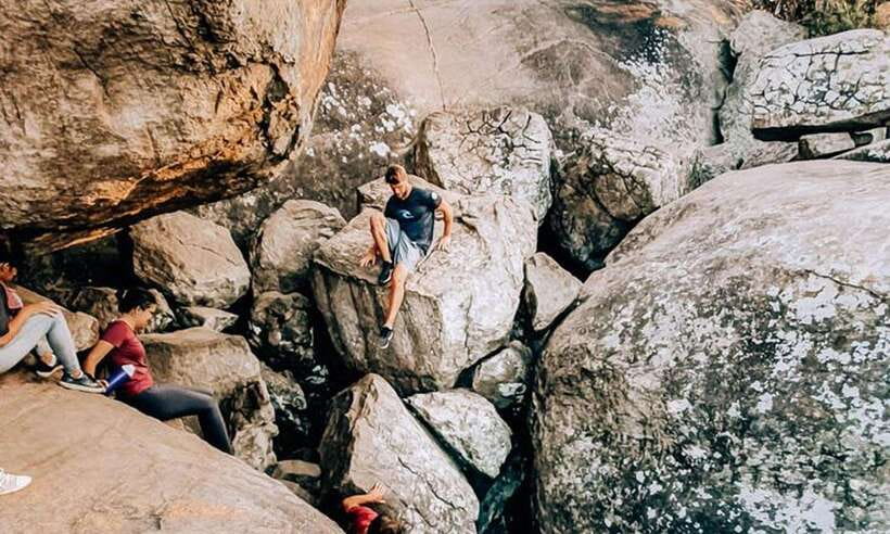From Colombo: Dambulla and Pidurangala Rock climb Day Trip - What the $65 price really covers