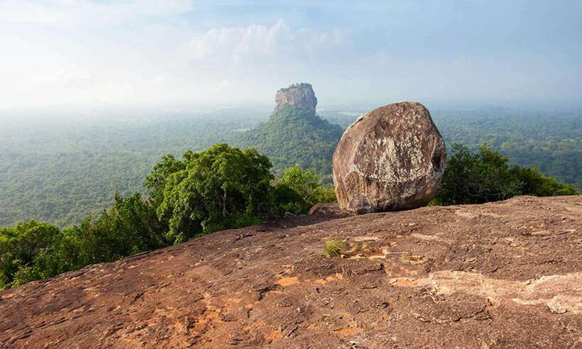 From Colombo: Dambulla and Pidurangala Rock climb Day Trip - Dambulla Cave Temple, sacred art inside the rock