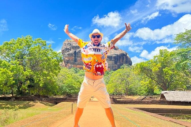 From Colombo: Sigiriya and Dambulla Day Trip and Safari - The 6:00 a.m. pickup and the road north