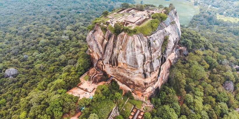 From Colombo: Sigiriya and Dambulla Day Trip with Safari - Sigiriya Lion Rock and its 1,250 steps