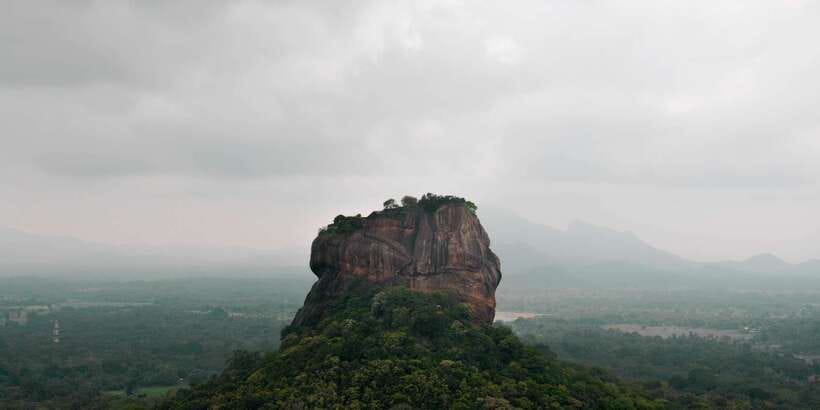 From Colombo: Sigiriya and Dambulla Full-Day Private Tour - Lunch near Sigiriya, with costs kept separate